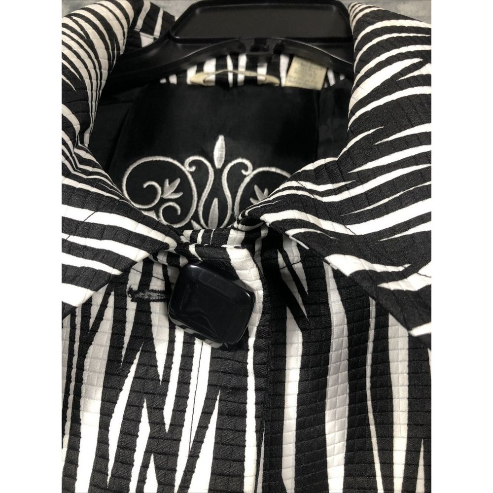 Trevan Blazer Jacket Women’s Size 8 3/4 Length Sleeve Animal Print - Picture 7 of 16